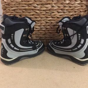 Snowboarding boot K2! Lace up women’s 10